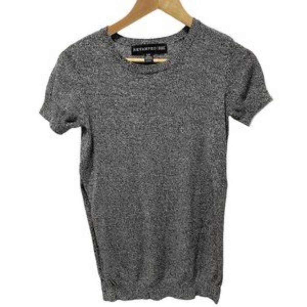 The CUTEST shirt sleeve/ sweater like top